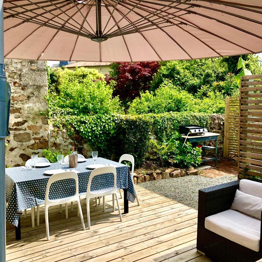 Maison Hirondelles Gites Mezieres-sur-Issoire エクステリア 写真