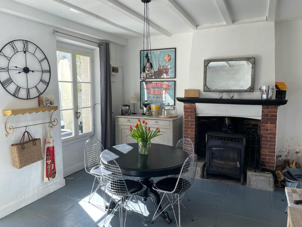 Maison Hirondelles Gites Mezieres-sur-Issoire エクステリア 写真
