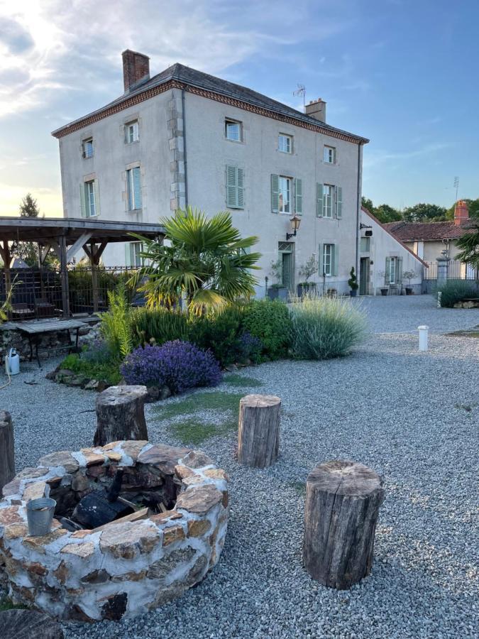 Maison Hirondelles Gites Mezieres-sur-Issoire エクステリア 写真
